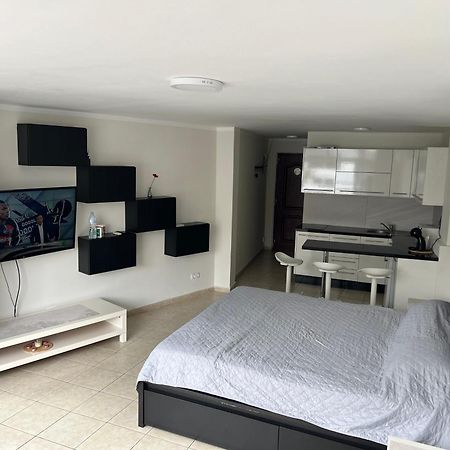 Studio Los Cristianos Beach Екстериор снимка
